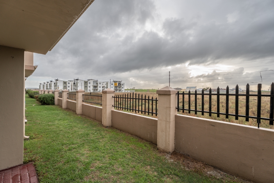 2 Bedroom Property for Sale in Whispering Pines Western Cape